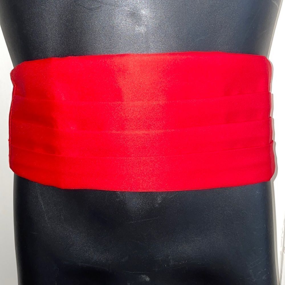 ‎Red satin cummerbund
